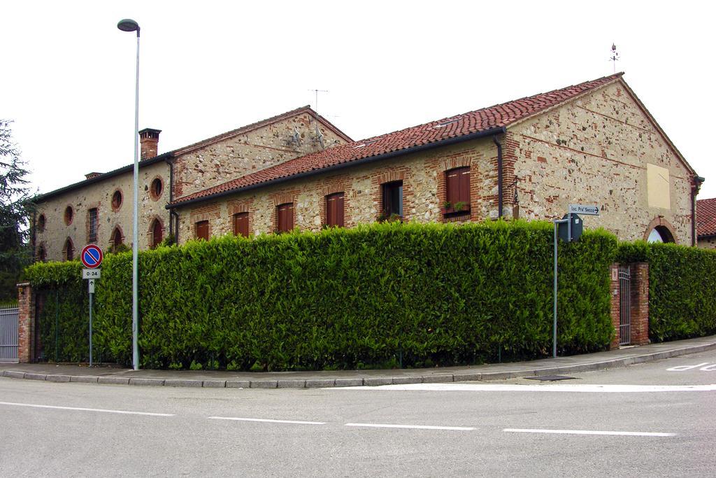 Locanda La Corte Dei Galli Carre Exterior foto